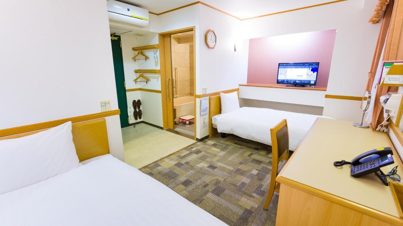 Toyoko Inn Yokohama Tsurumi Eki Higashi Guchi Quarto foto